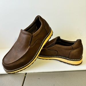 Boys youth‎ casual shoes size 2